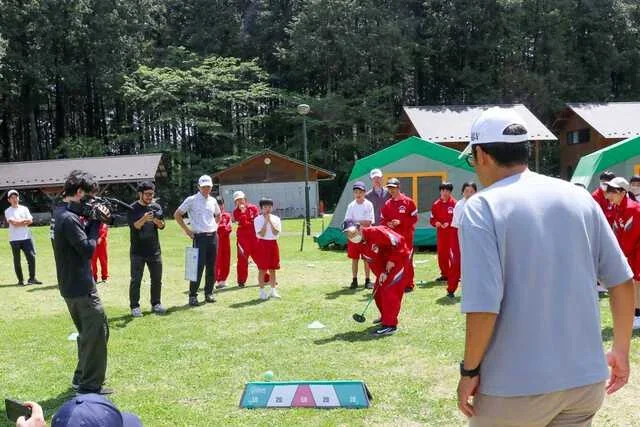 緊張感漂うプレーオフ。クラスメイトも固唾をのんで見守った 写真:清流舎